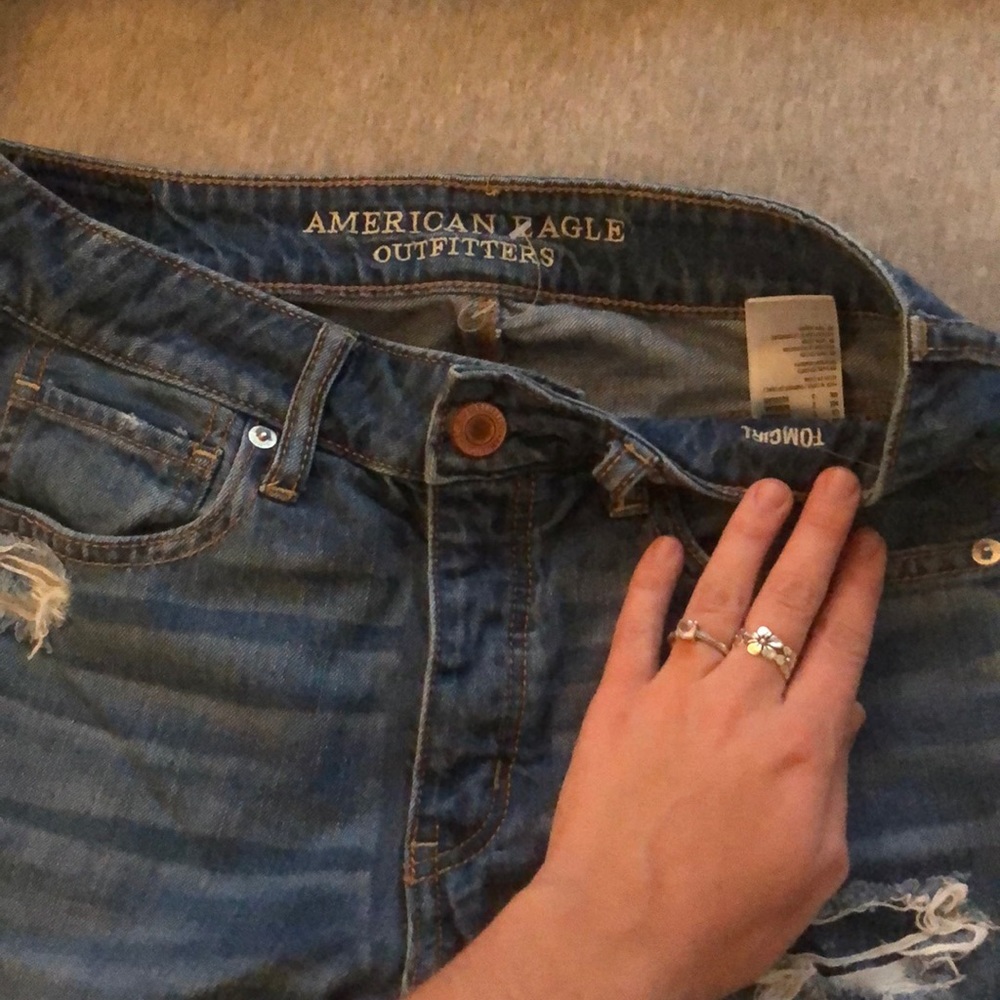 American eagle tomgirl jeans